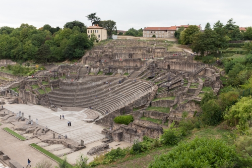 Lyon_5_-_Théâtre_antique_de_Fourvière_01.jpg